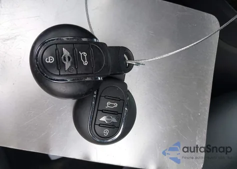 2017 Mini Clubman Cooper z USA, uszkodzony, nr VIN WMWLU1C5XH2F27672